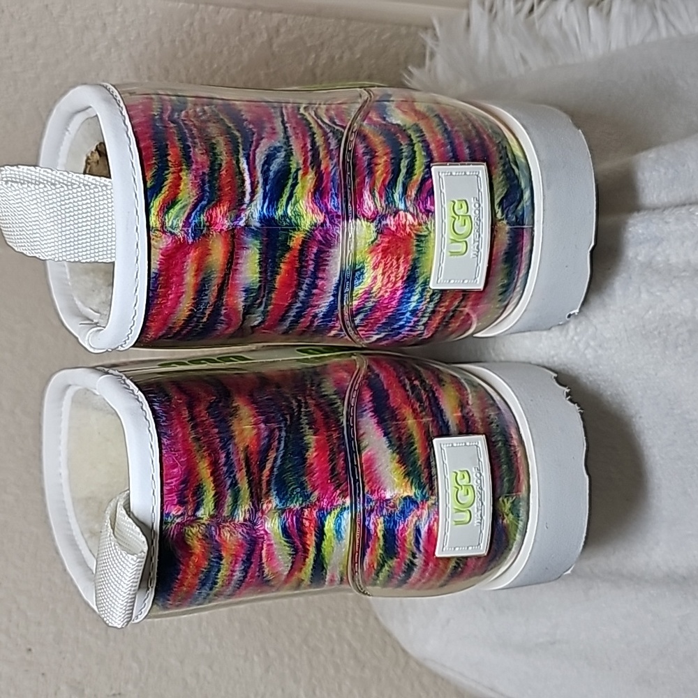 UGG Classic Clear Pixelate Boots - Picture 5 of 12
